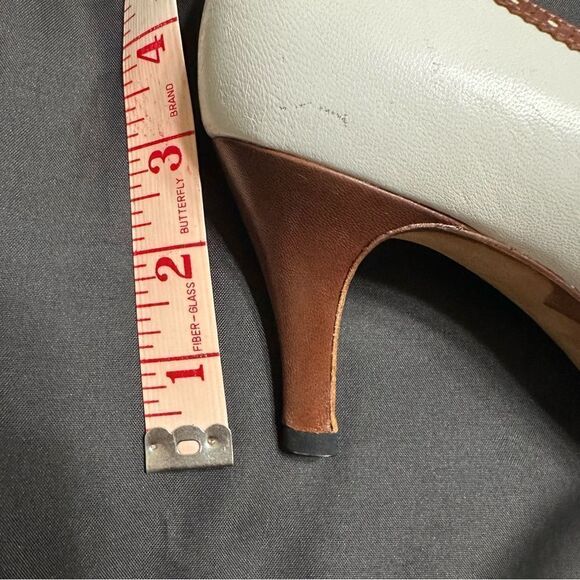Bally Diandra White Leather pump with brown Cap Toe and broguing detail size 8 N - Picture 13 of 16